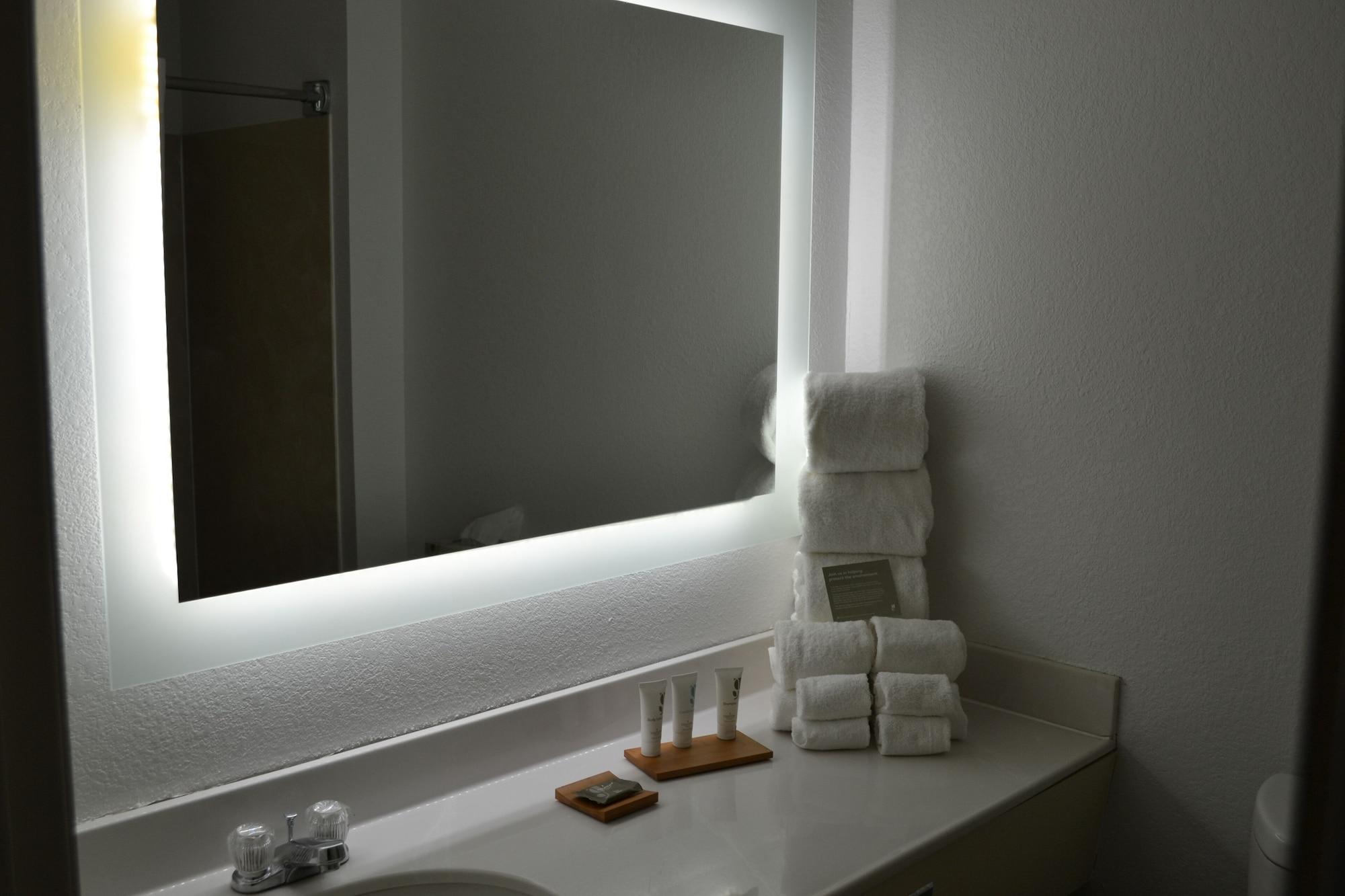 Country & By Radisson, Fairview Heights, Il 3* Fairview Heights