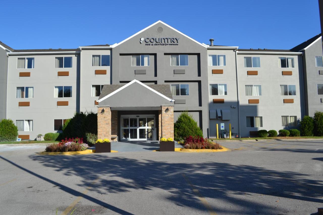 Hotel Country & By Radisson, Fairview Heights, Il